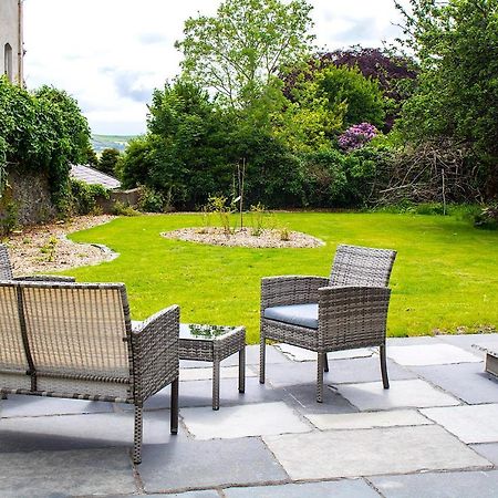 مبيت وإفطار Dingle Garden Townhouse المظهر الخارجي الصورة The garden of the house