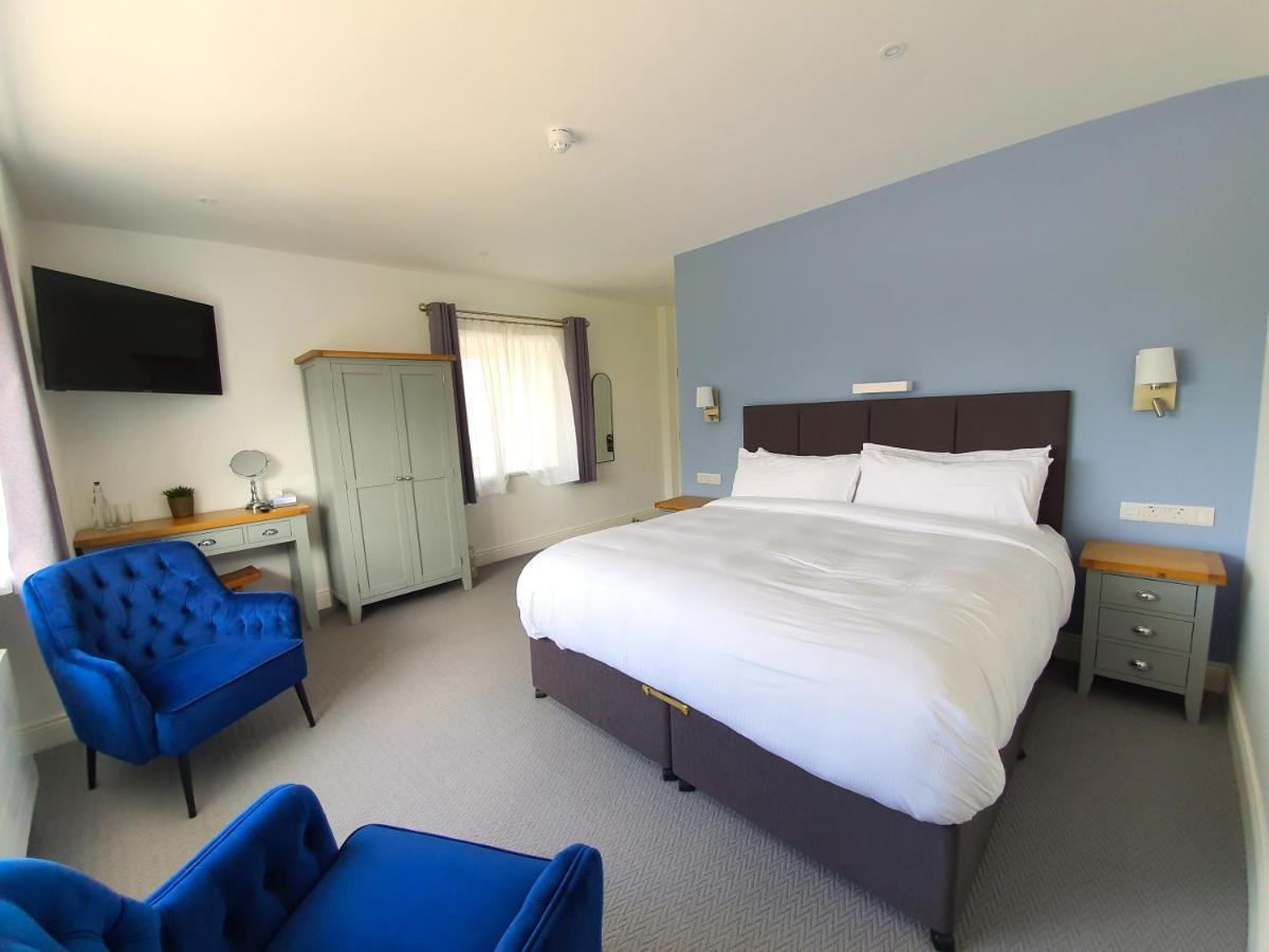 مبيت وإفطار Dingle Garden Townhouse المظهر الخارجي الصورة A bedroom at The Old Mill