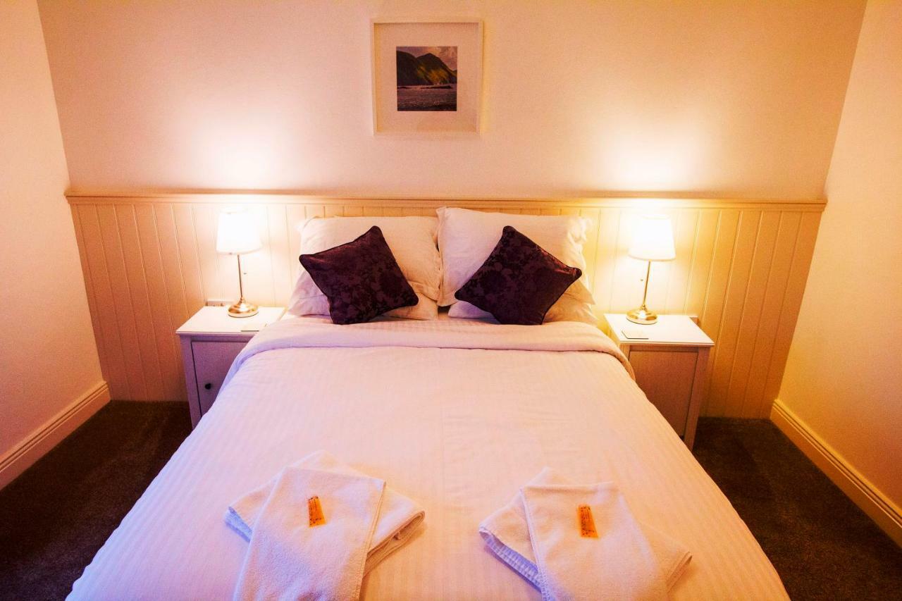 مبيت وإفطار Dingle Garden Townhouse المظهر الخارجي الصورة A bedroom at the hotel
